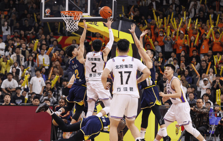 银娱-北控29分惨败揪出罪人！国手控卫9中2+正负值最低，坑惨张庆鹏